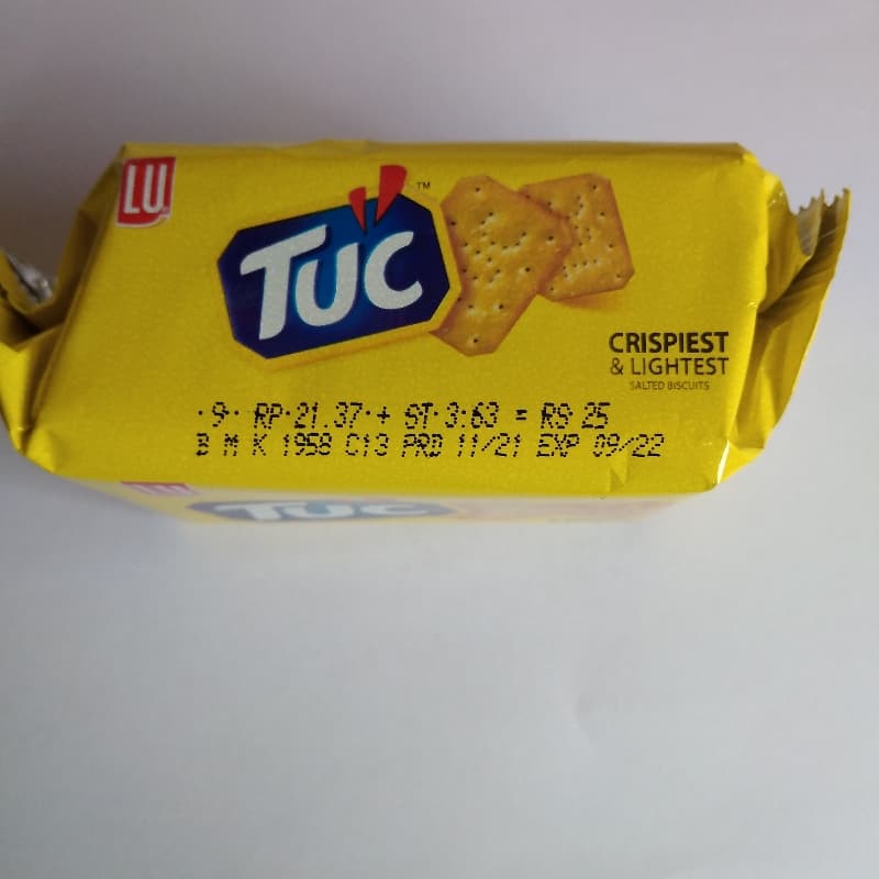 Tuc biscuit Half role x 6 packs